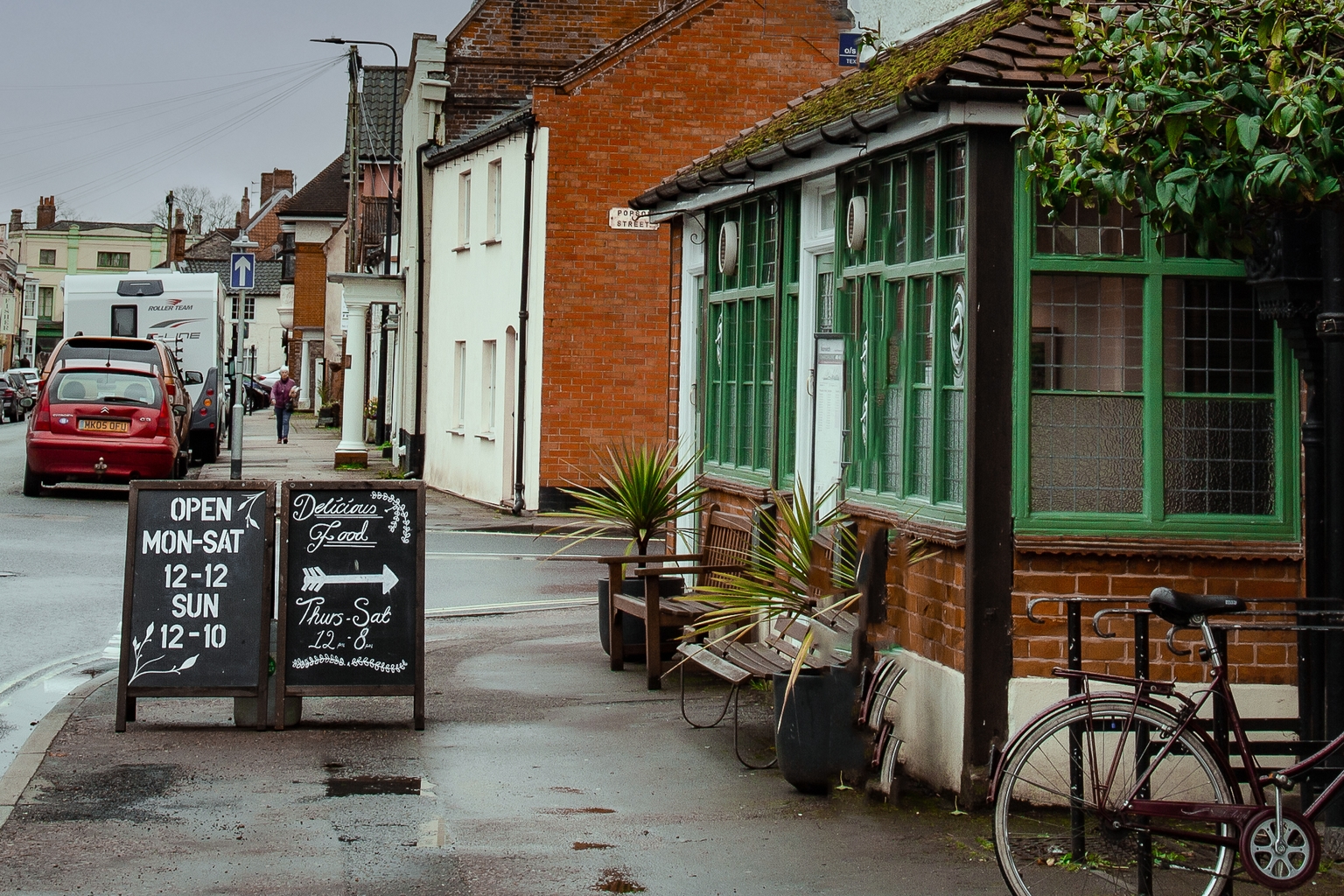 Green Dragon Bungay - Outside the pub